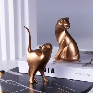 Figurka kota z żywicy o gładkiej powierzchni, ozdoba na komodę - ujęcie produktu