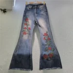 Jeansy damskie flare z haftem, w stylu retro