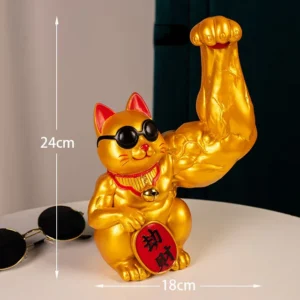 Figurka muskularnego kota ze złocistym wykończeniem - ujęcie produktu