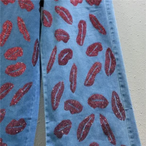 Jeansy damskie z elastycznego denimu