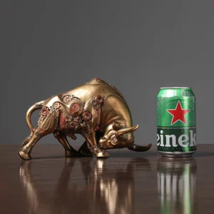 Figurka byka z motywem mechanizmu, dekoracja w stylu steampunk - ujęcie produktu