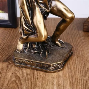 Figurka Atlas z żywicy w stylu greckim
