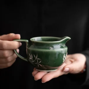 Filiżanka do kawy i herbaty porcelanowa, z kwiatowym wzorem