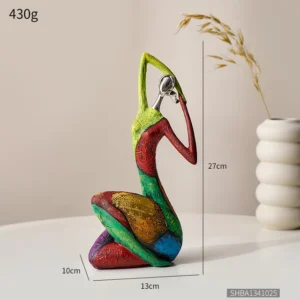 Figurka kobiety w kolorowej sukni, abstrakcyjna dekoracja - ujęcie produktu