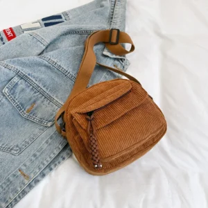 Torba crossbody na ramię ze sztruksu
