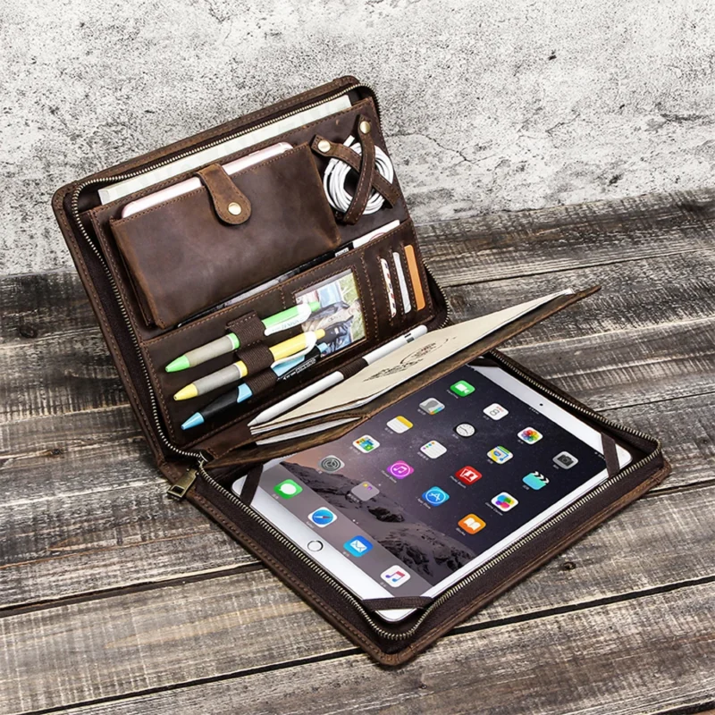 Skórzane etui na tablet w stylu vintage