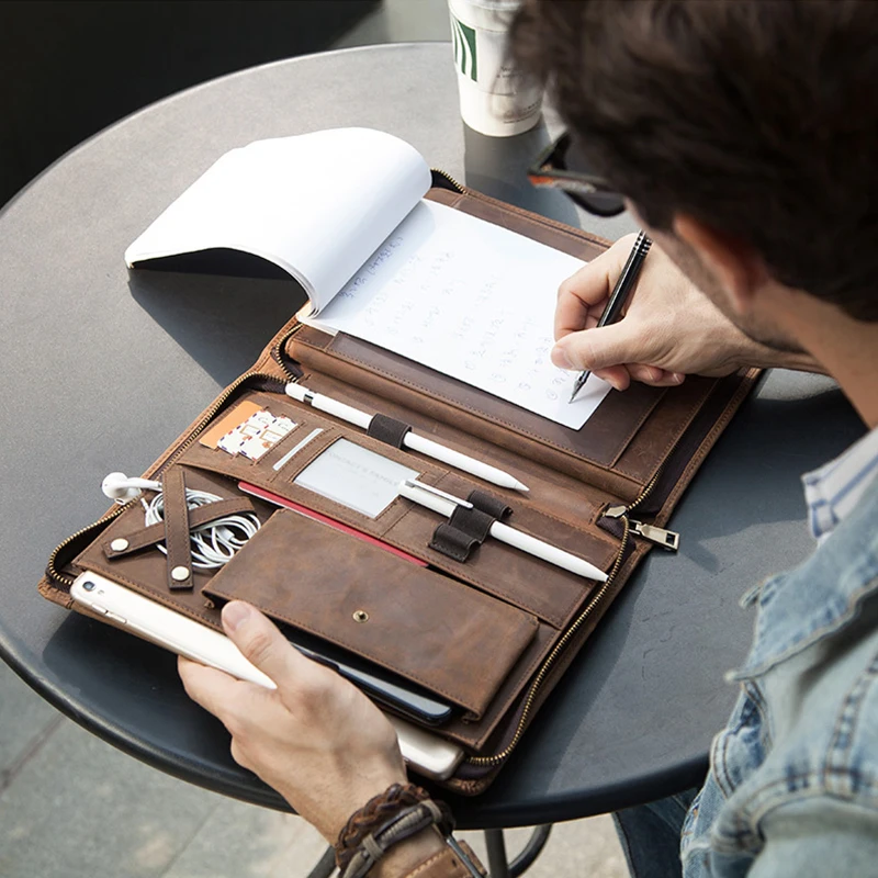 Skórzane etui na tablet w stylu vintage