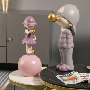 Figurka dzieci z bańkami mydlanymi