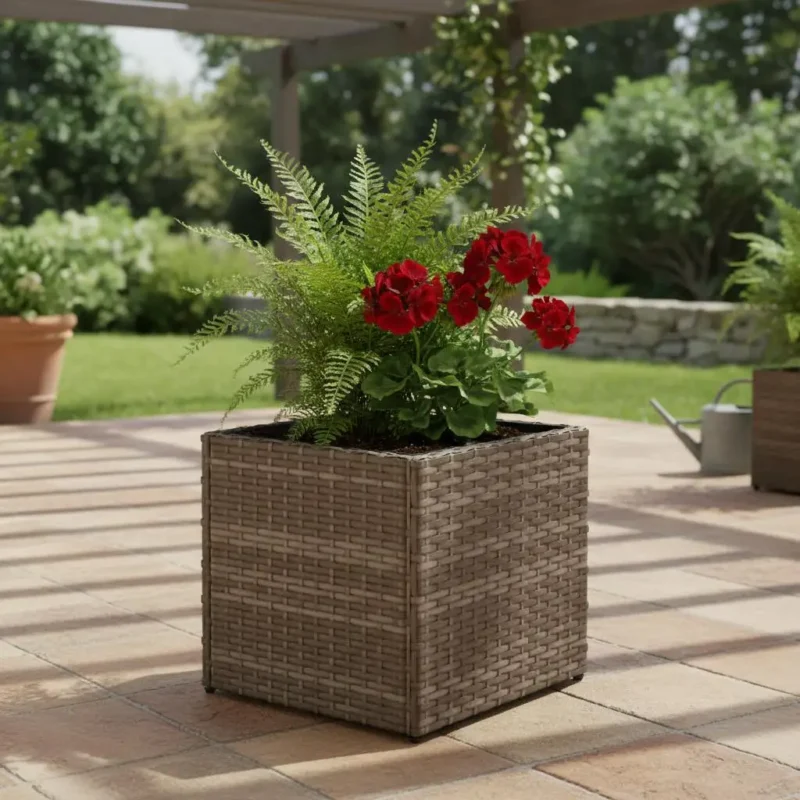 Doniczka dekoracyjna 32 cm rattanowa z żywicy