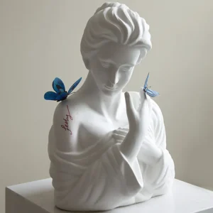 Figurka kobiety z żywicy nordycka