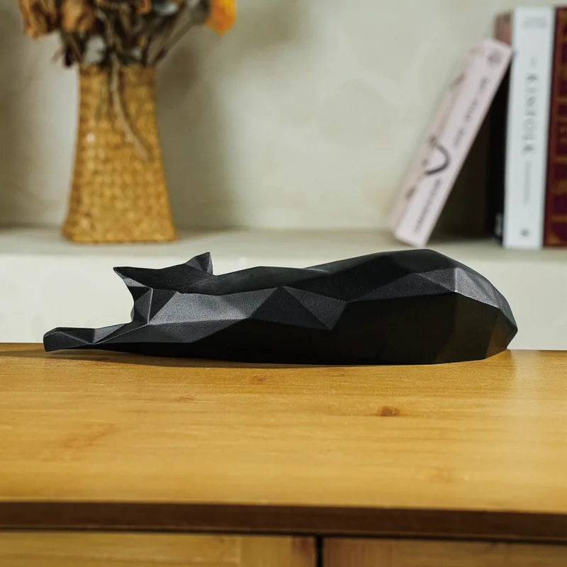 Złota figurka koty z żywicy