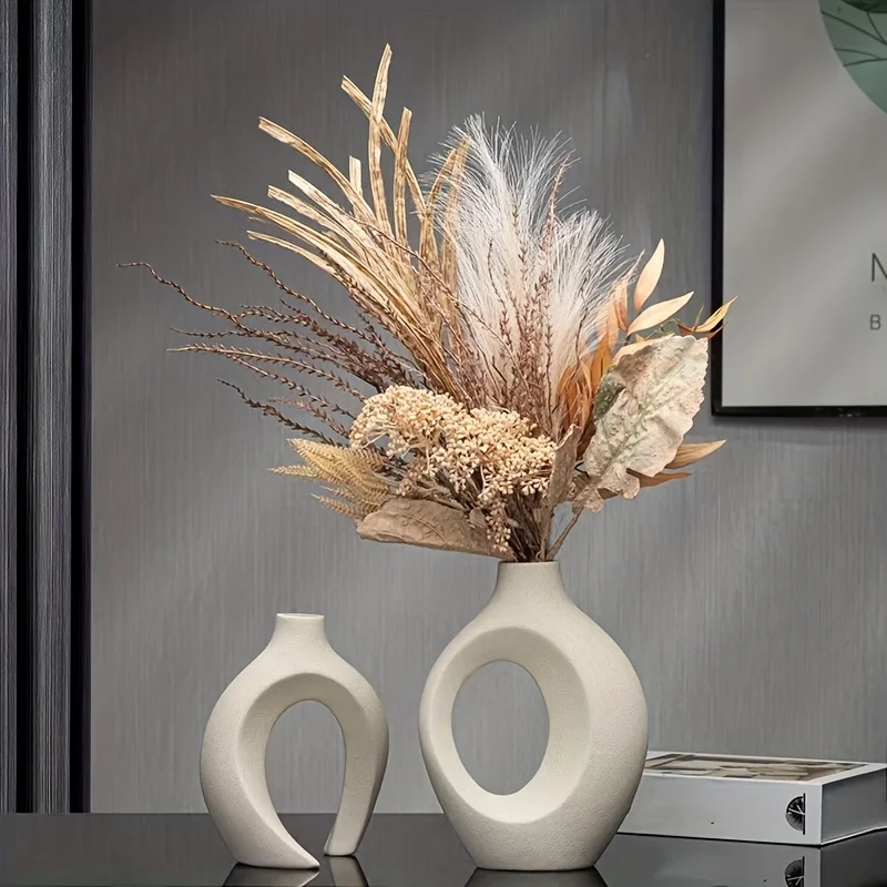 Ceramiczny wazon dekoracyjny z motywem kwiatowym