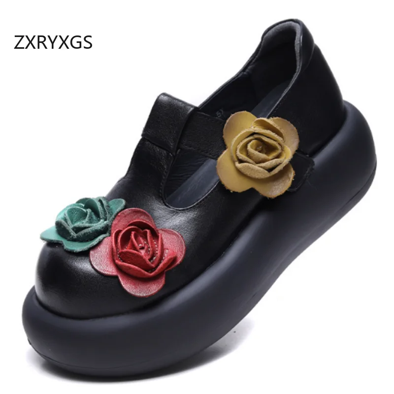 Damskie buty podwyższające na koturnie