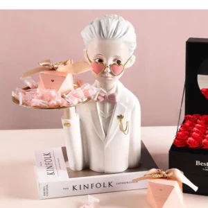 Figurka para z kwiatami organizer