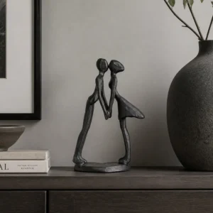 Abstrakcyjna drewniana statuetka minimalistyczna
