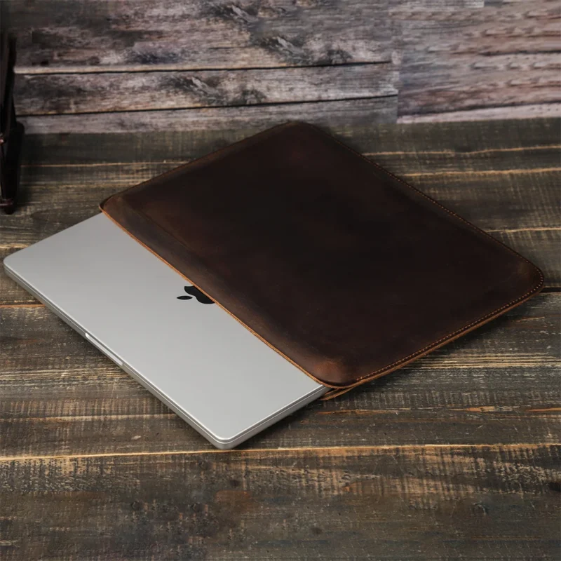 Skórzane etui na laptopa 14-15 cali