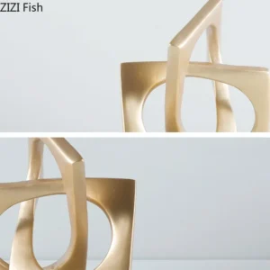 Abstrakcyjna drewniana statuetka minimalistyczna