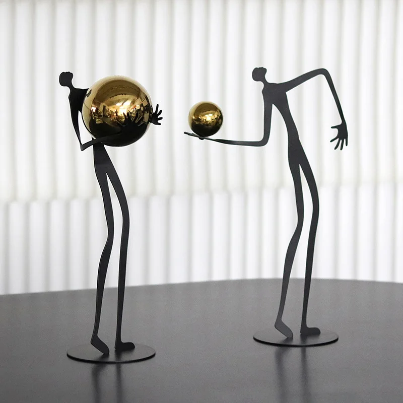 Abstrakcyjna drewniana statuetka minimalistyczna
