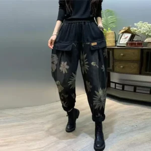 Jeansy damskie baggy z elastycznego denimu, z przetarciami