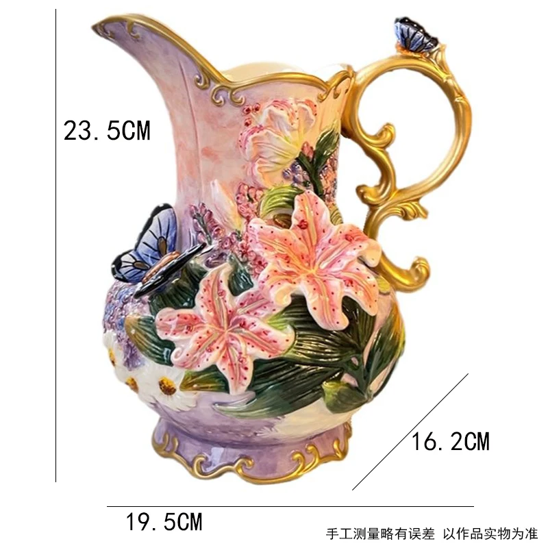 Ceramiczny wazon dekoracyjny na lilie