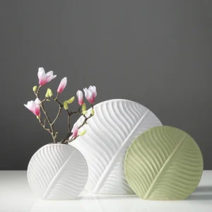 Ceramiczny wazon dekoracyjny zielony