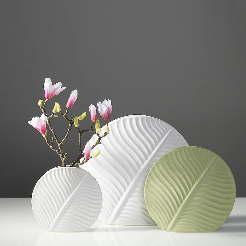 Ceramiczny wazon dekoracyjny zielony