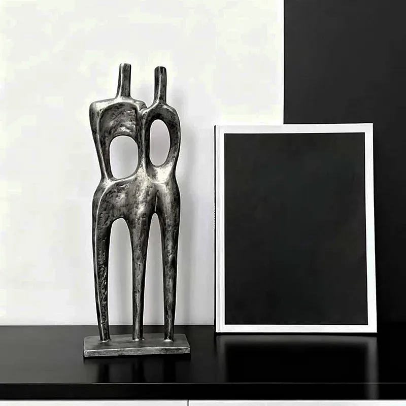 Abstrakcyjna drewniana statuetka minimalistyczna