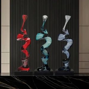 Abstrakcyjna drewniana statuetka minimalistyczna