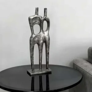 Abstrakcyjna drewniana statuetka minimalistyczna
