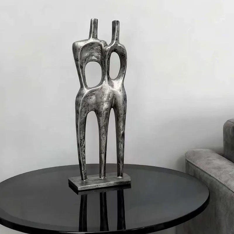 Abstrakcyjna drewniana statuetka minimalistyczna