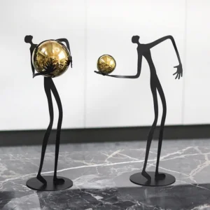 Abstrakcyjna drewniana statuetka minimalistyczna
