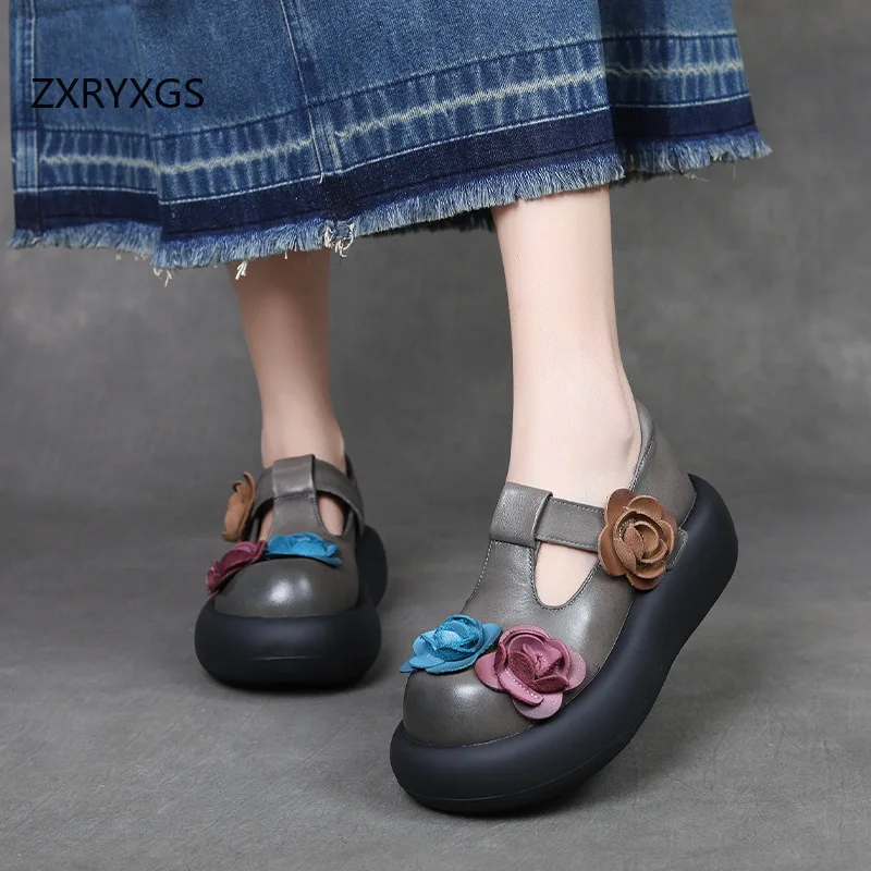 Damskie buty podwyższające na koturnie