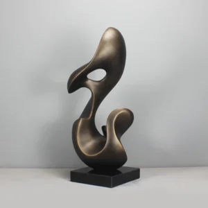 Abstrakcyjna drewniana statuetka minimalistyczna