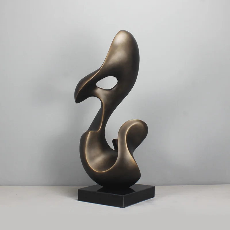 Abstrakcyjna drewniana statuetka minimalistyczna