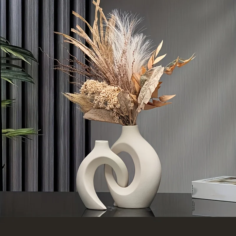 Ceramiczny wazon dekoracyjny z motywem kwiatowym