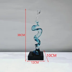 Abstrakcyjna drewniana statuetka minimalistyczna