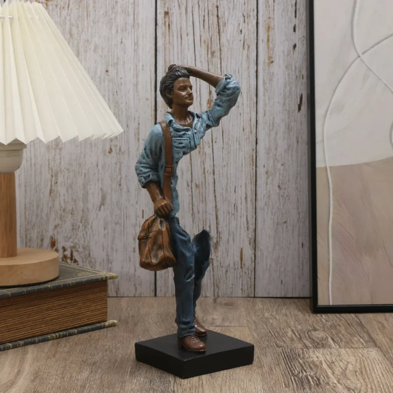 Abstrakcyjna drewniana statuetka minimalistyczna
