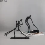Abstrakcyjna figurka postaci w pozie sportowej - ujęcie produktu