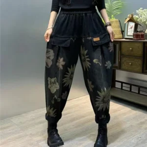 Jeansy damskie baggy z elastycznego denimu, z przetarciami