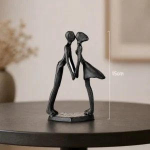 Abstrakcyjna drewniana statuetka minimalistyczna