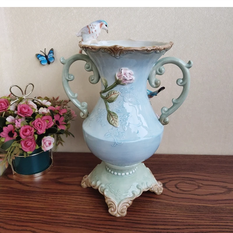 Ceramiczny wazon dekoracyjny ręcznie malowany, podszkliwny, porcelanowy