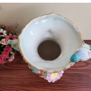 Ceramiczny wazon dekoracyjny ręcznie malowany, podszkliwny, porcelanowy