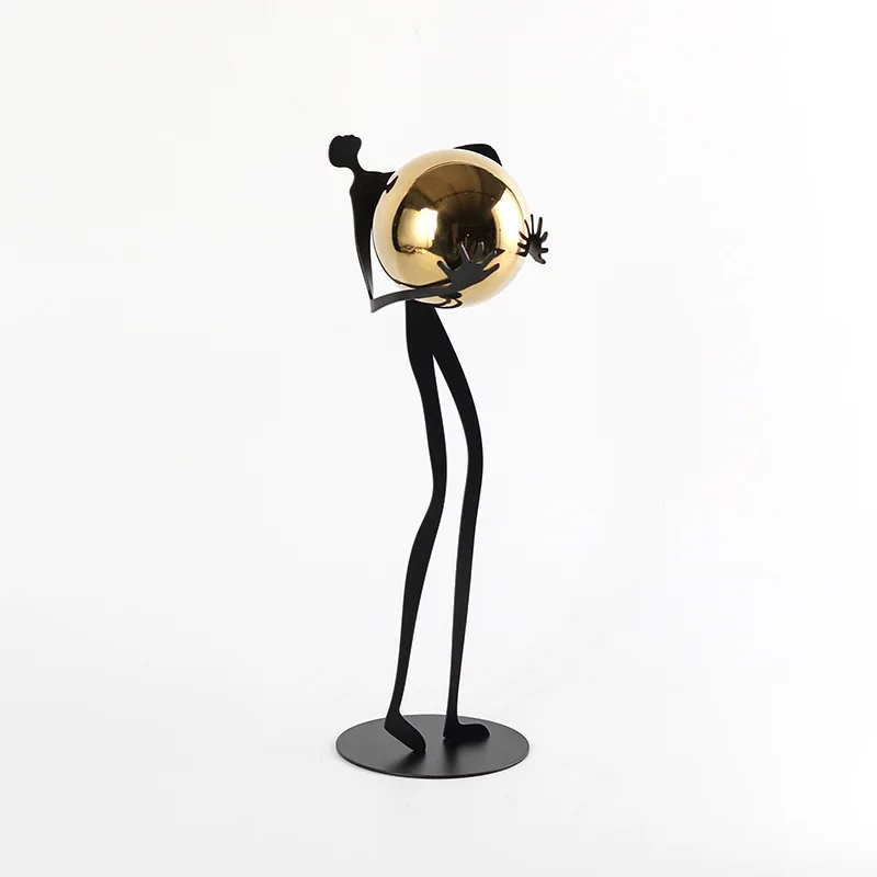 Abstrakcyjna drewniana statuetka minimalistyczna