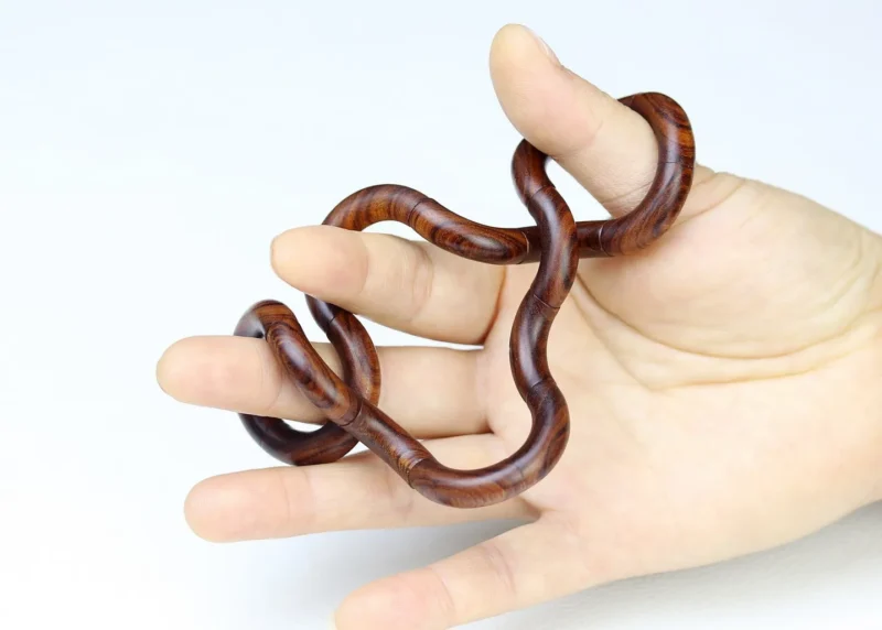 Drewniana zabawka antystresowa ironwood
