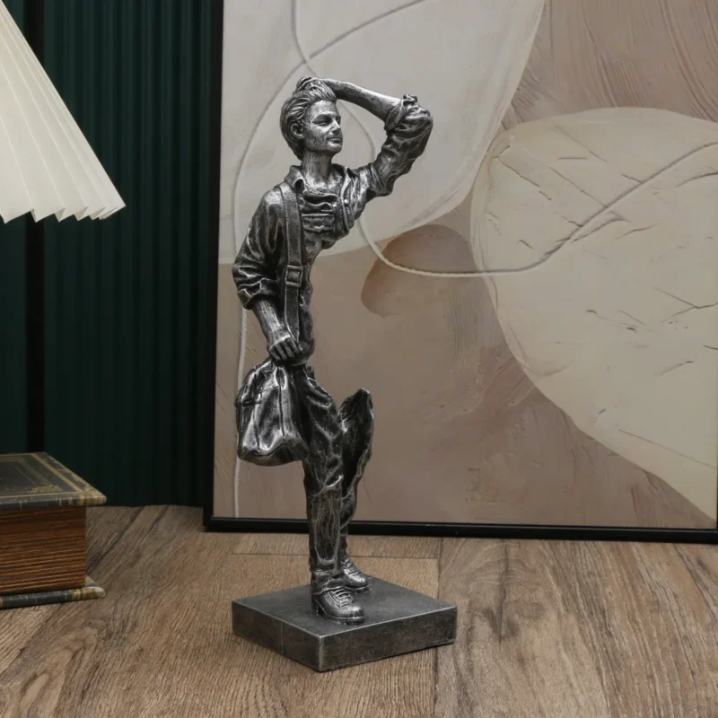 Abstrakcyjna drewniana statuetka minimalistyczna