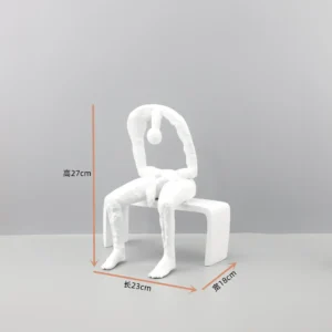 Abstrakcyjna drewniana statuetka minimalistyczna