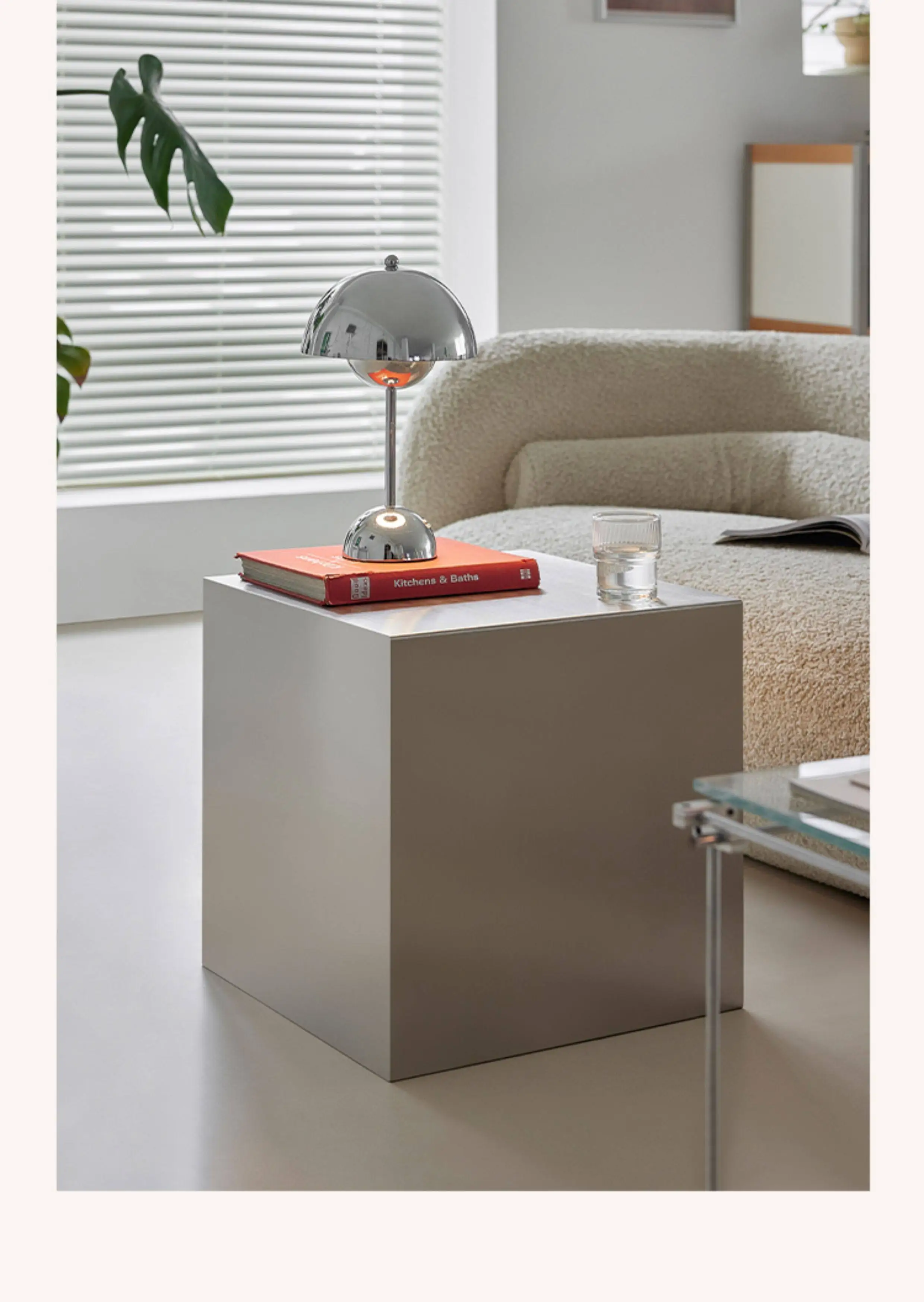 Stoliki kwadratowe ze stali nierdzewnej, sofa do salonu, stolik boczny narożny, metalowy wygląd, kreatywny design, meble z miejscem do przechowywania.
