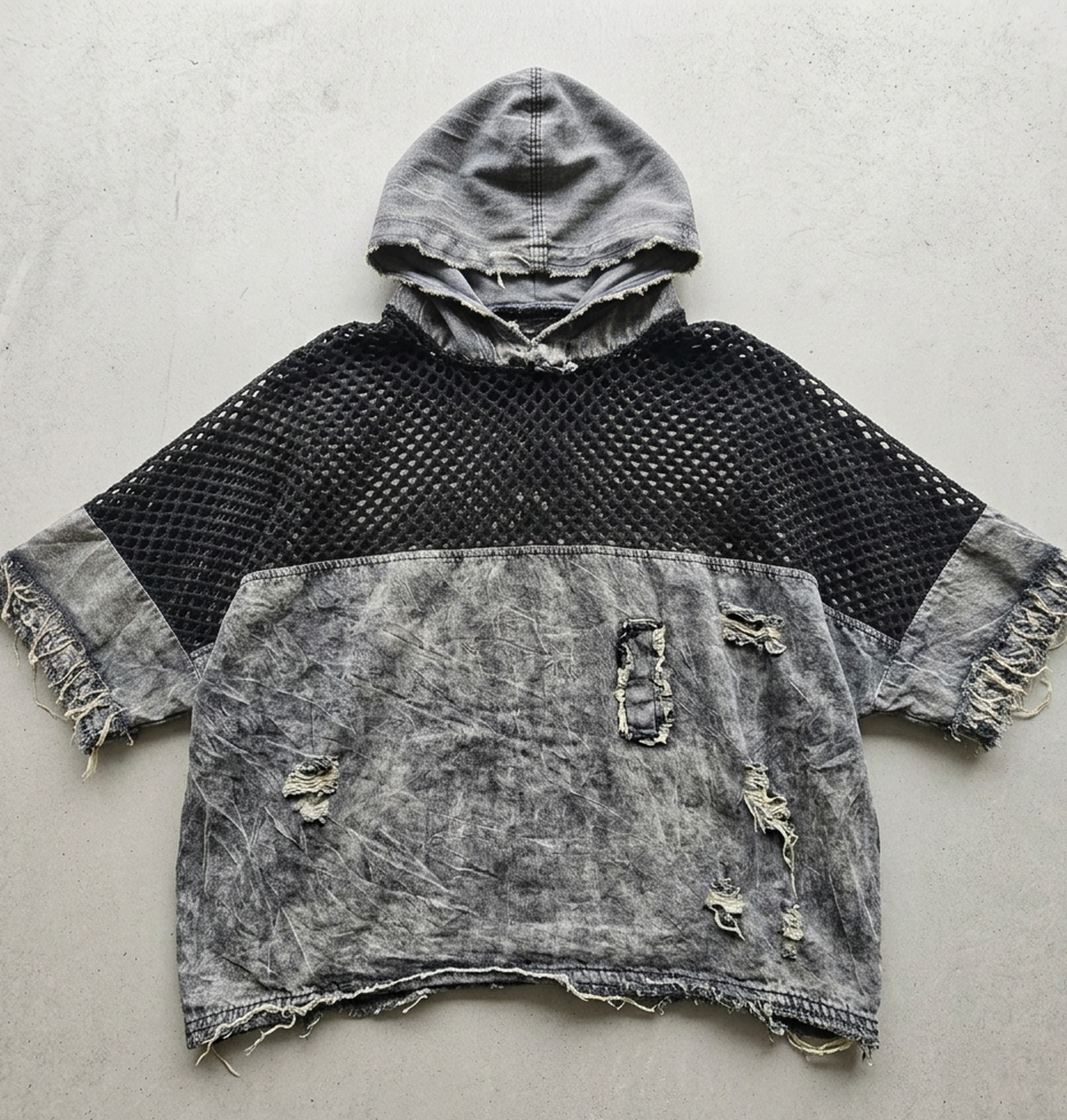 wersja czarna z przodu: czarna siatka i szary sprany denim (ref g01)