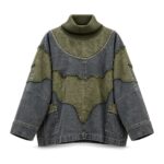 Bluza jeansowa damska oversize z golfem i naszywkami patchwork - zdjęcie główne