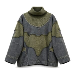 Bluza jeansowa damska oversize z golfem i naszywkami patchwork - zdjęcie główne